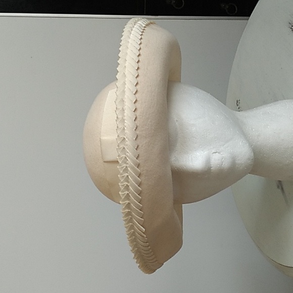 Michael Howard Miss Bernier Accessories - COPY - Michael Howard MISS BIERNER cream wool HAT